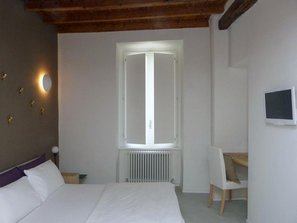 Fontana Rooms Lake Como Oda fotoğraf